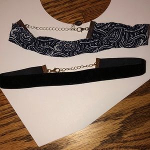 2 chokers